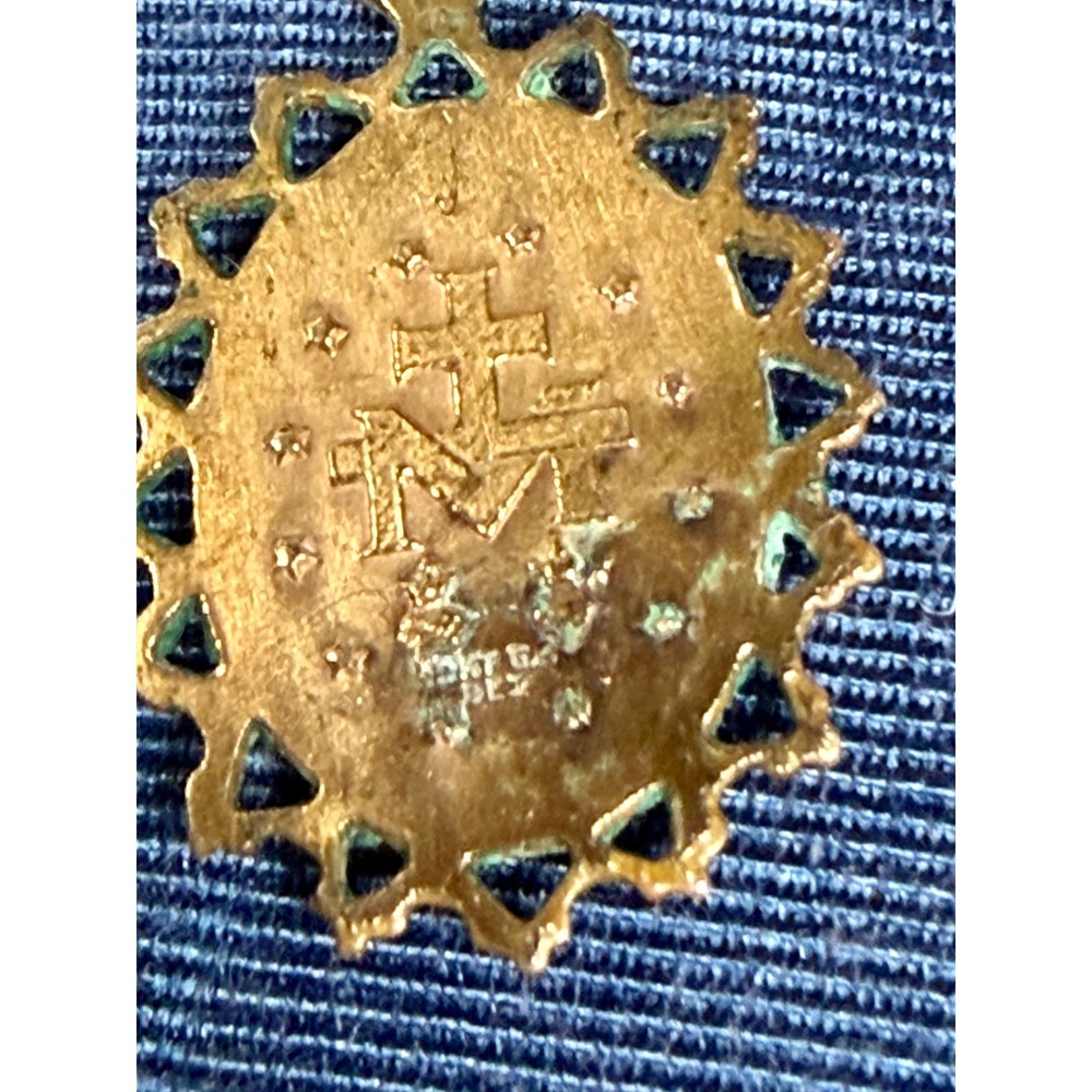 Vintage 12KT Gold Filled Miraculous Medal Virgin Mary Pendant Ornate Scalloped - Picture 3 of 4